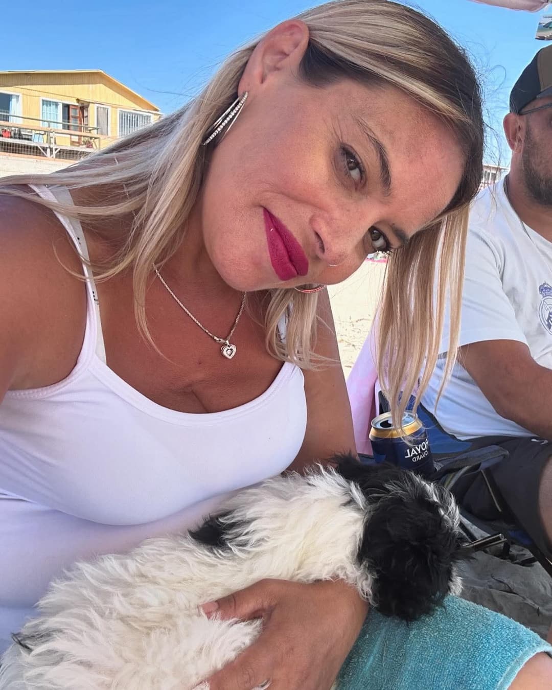 Haberme cogido a la mamá y unos años mas tarde a su hija fue excitante, las dos la chupan delicioso