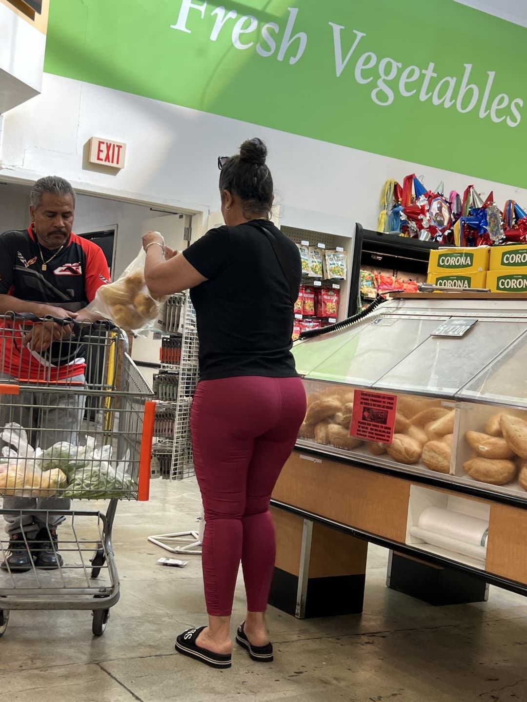 Hot GILF Latina in red leggings and platforms creepshots