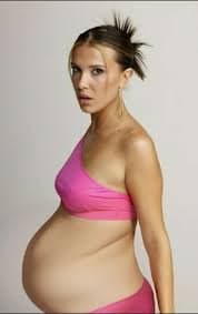 A vagabunda precisa ser segurada e engravidada na frente do marido