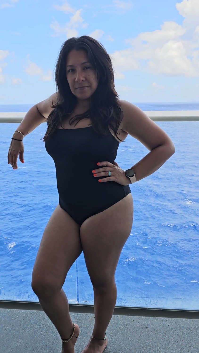 ?Latina wife loves her young 9in bull