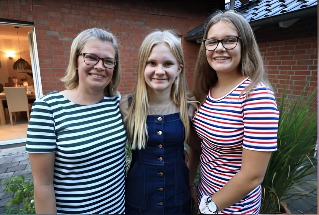 Tight 18 year old german teen whore Hannah J. | Geile 18 jährige deutsche Hure Hannah J.