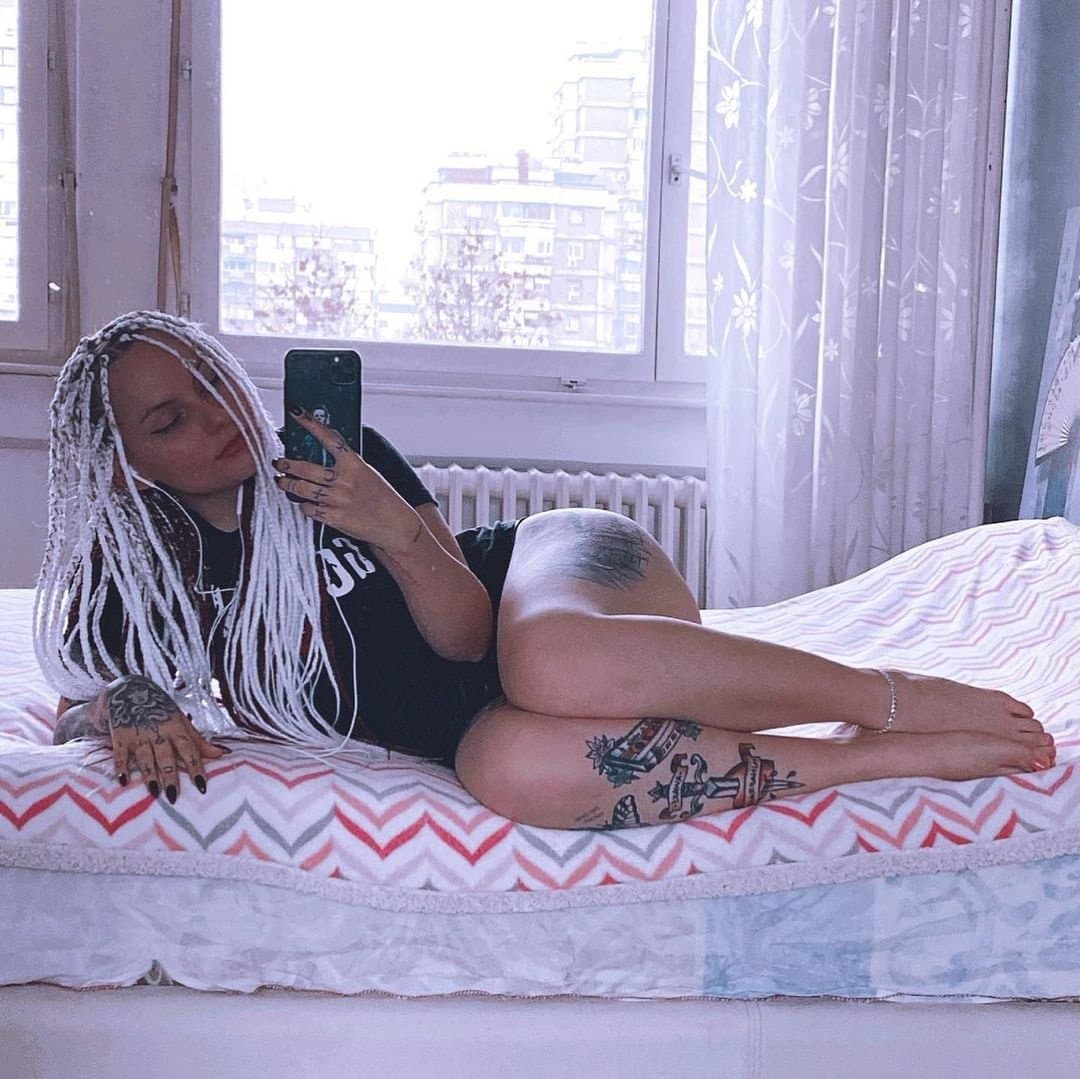 Webslut English teacher Sasha Kuzmić