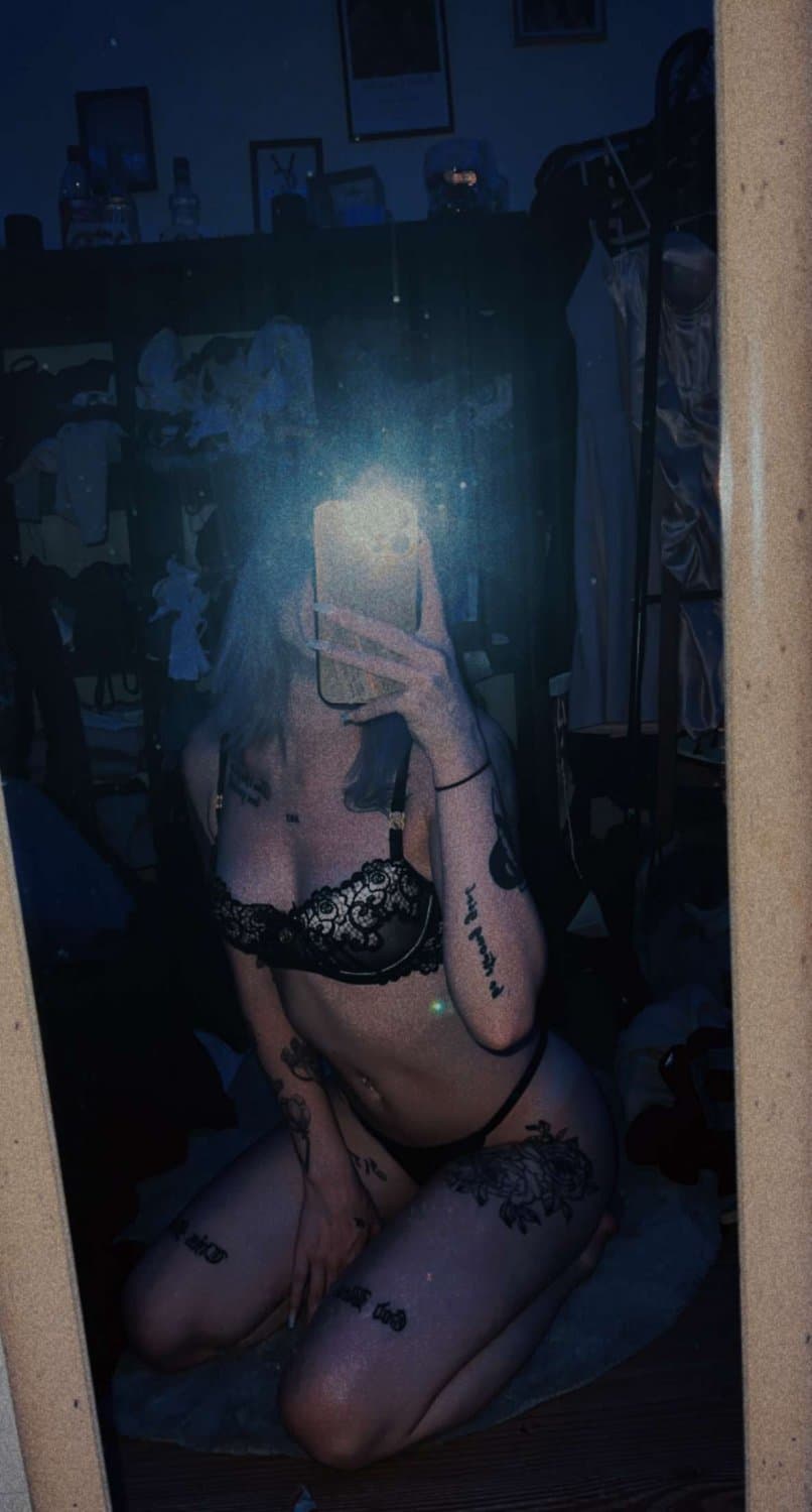 Click to view full size Sexy German slut Jennifer pt. 5