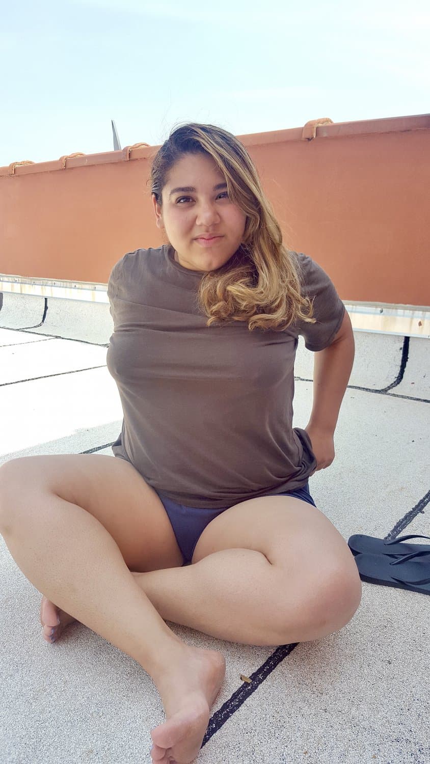 chubby Latina nudist flashes her pussy & anus in public! ?? (leikodraco)