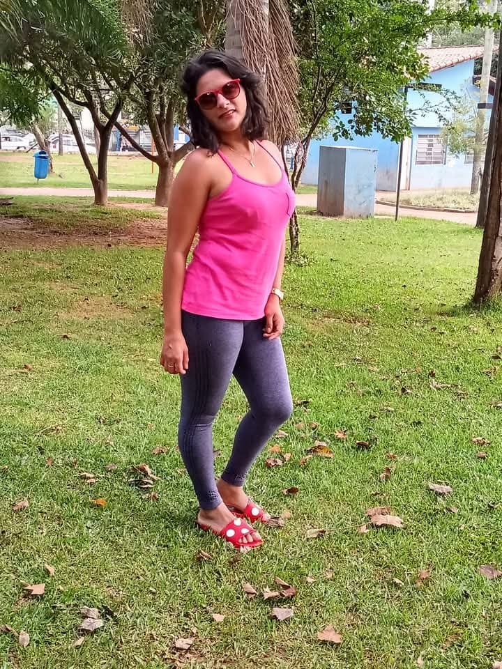 Casada Putinha teve seu vídeo vazado pelo seu comedor o cara comeu o cu no pelo e ainda gozo dentro