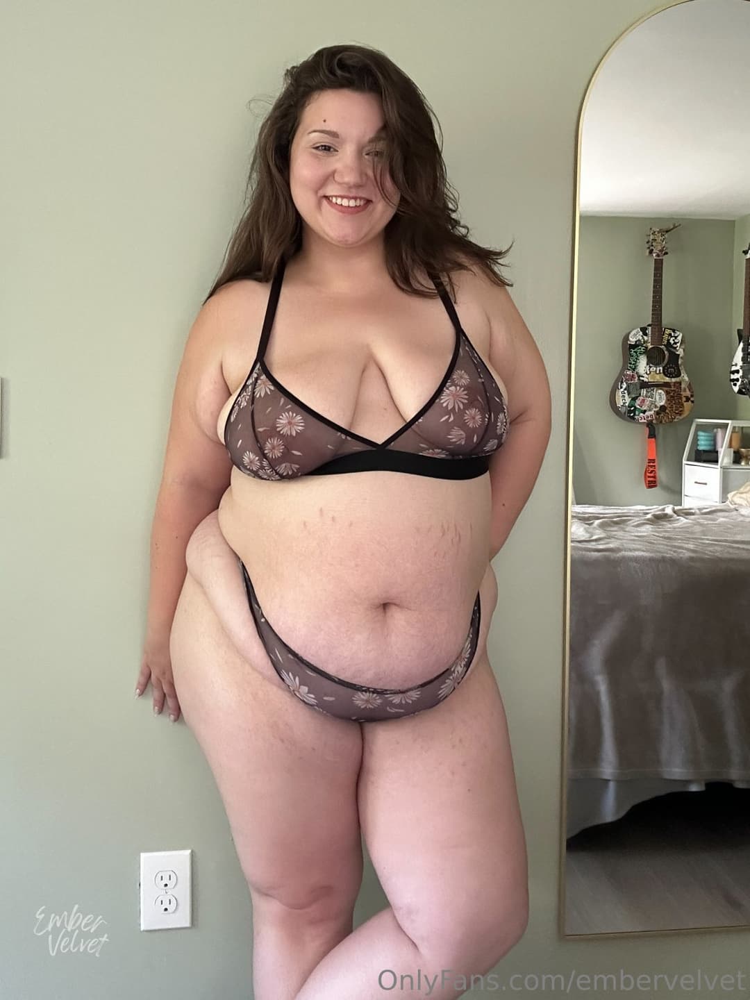 Cute bbw shows off her sexy new clothes