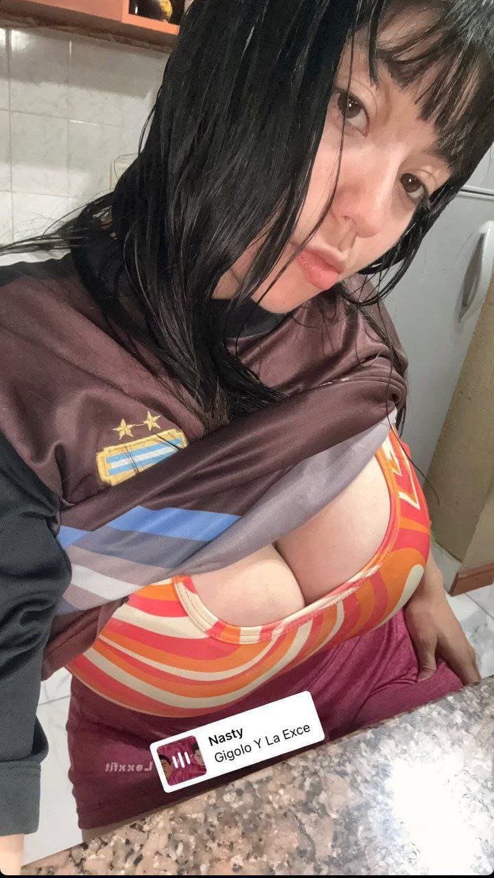 alguien tiene mas o la conoce? esta para meter paja con esta puta