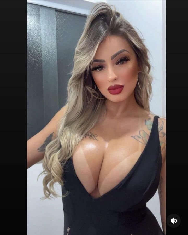 Loira gata peituda vazou