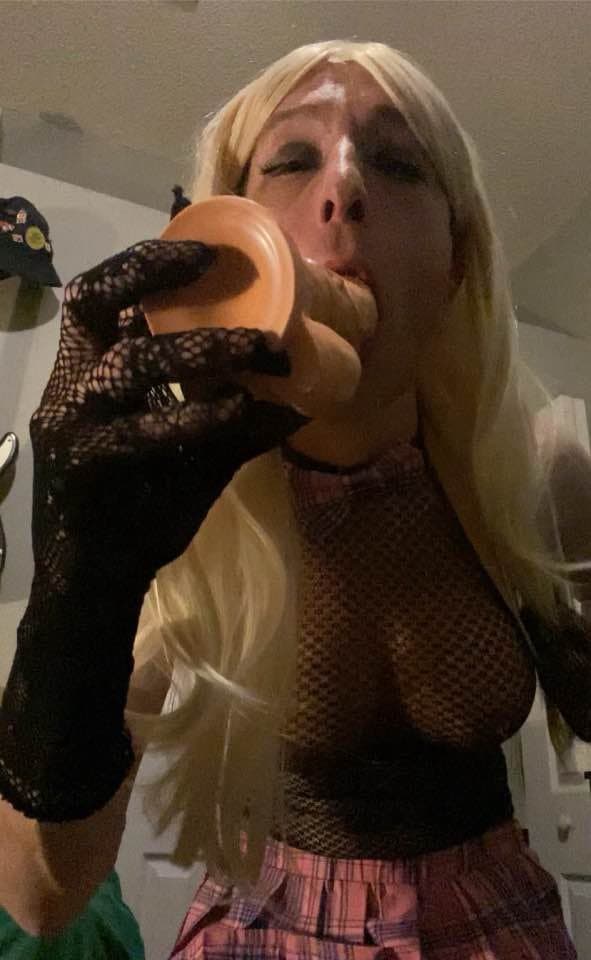 Florida Sissy Kelsey. kik kevbo2176