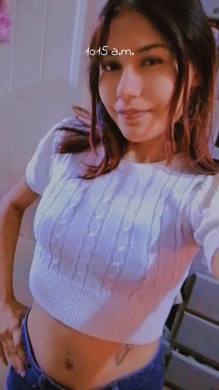 Lesli Michel, una flaquita bien putita que le encanta enseñar sus ricas tetas ?