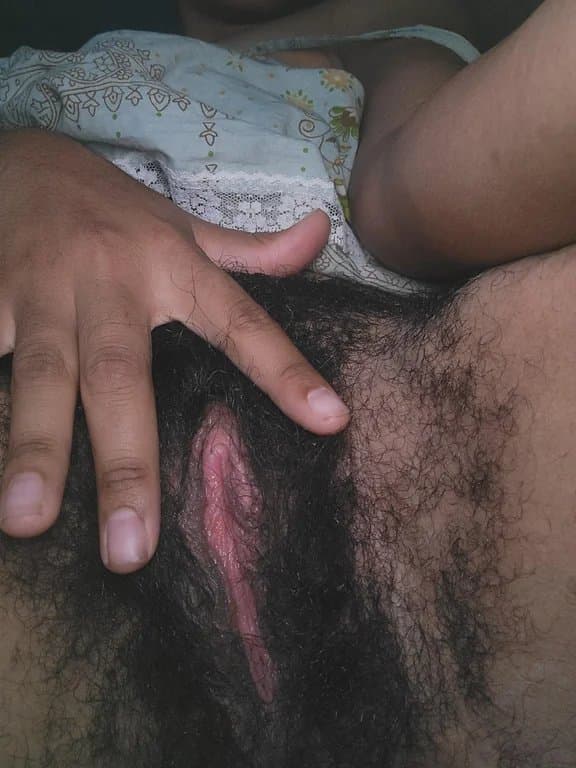 Nerdy Babe Invites You Closer