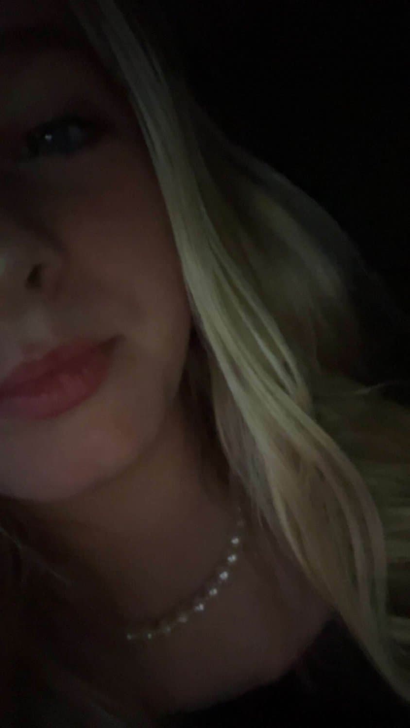 Thick blonde girl thigh pics leaked