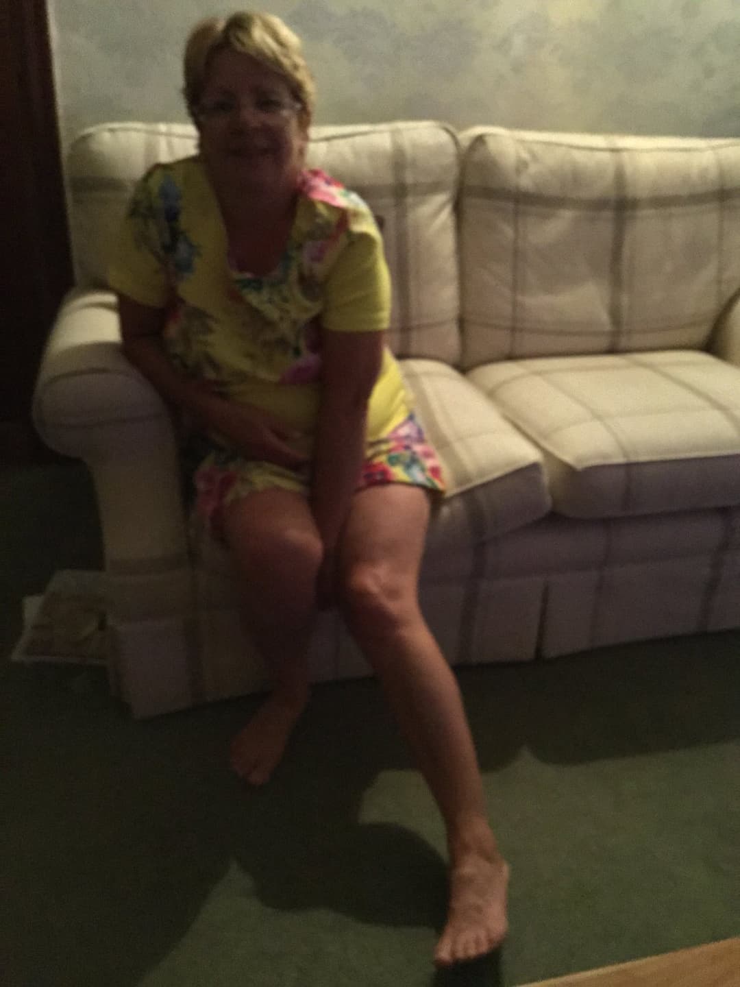 wife fucks in yellow dress