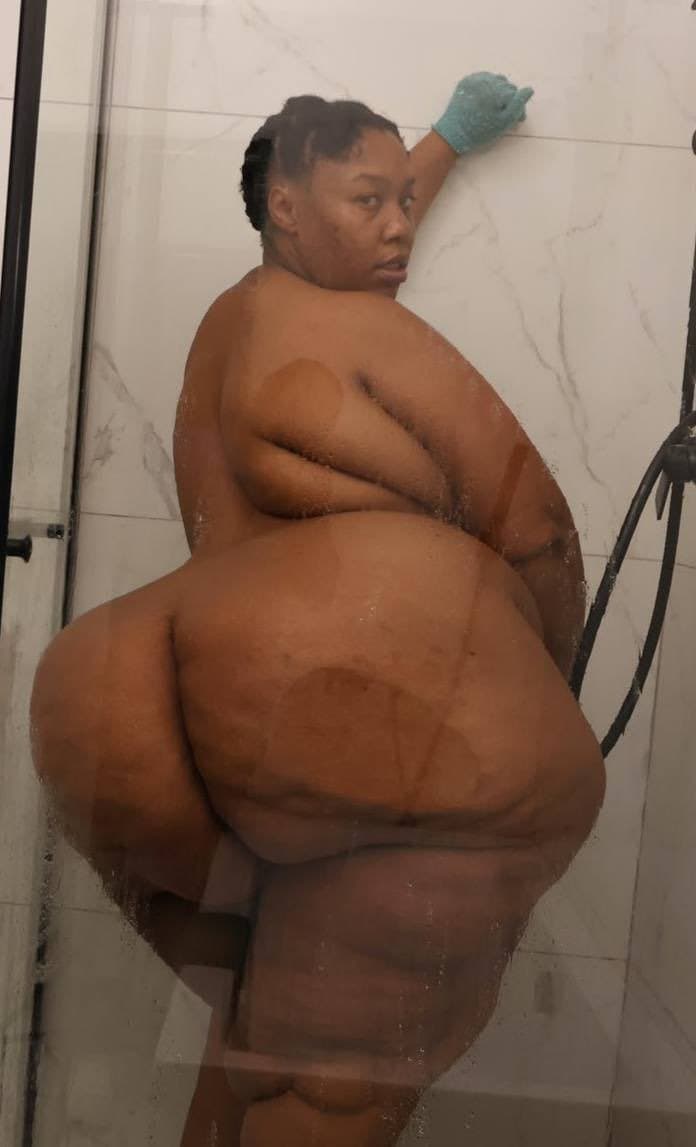 BIG OLE STANKIN BLACK ASSES ARE MY FAVORITE TYPES OF ASSES