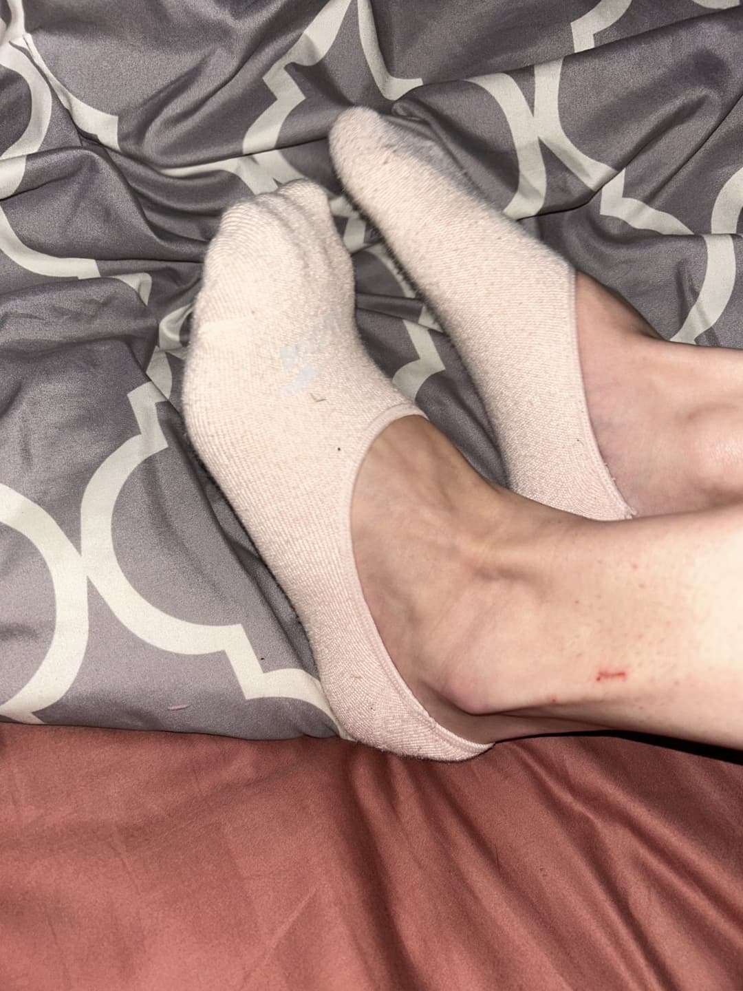 Boney methed out slut with cute socks on gets pounded