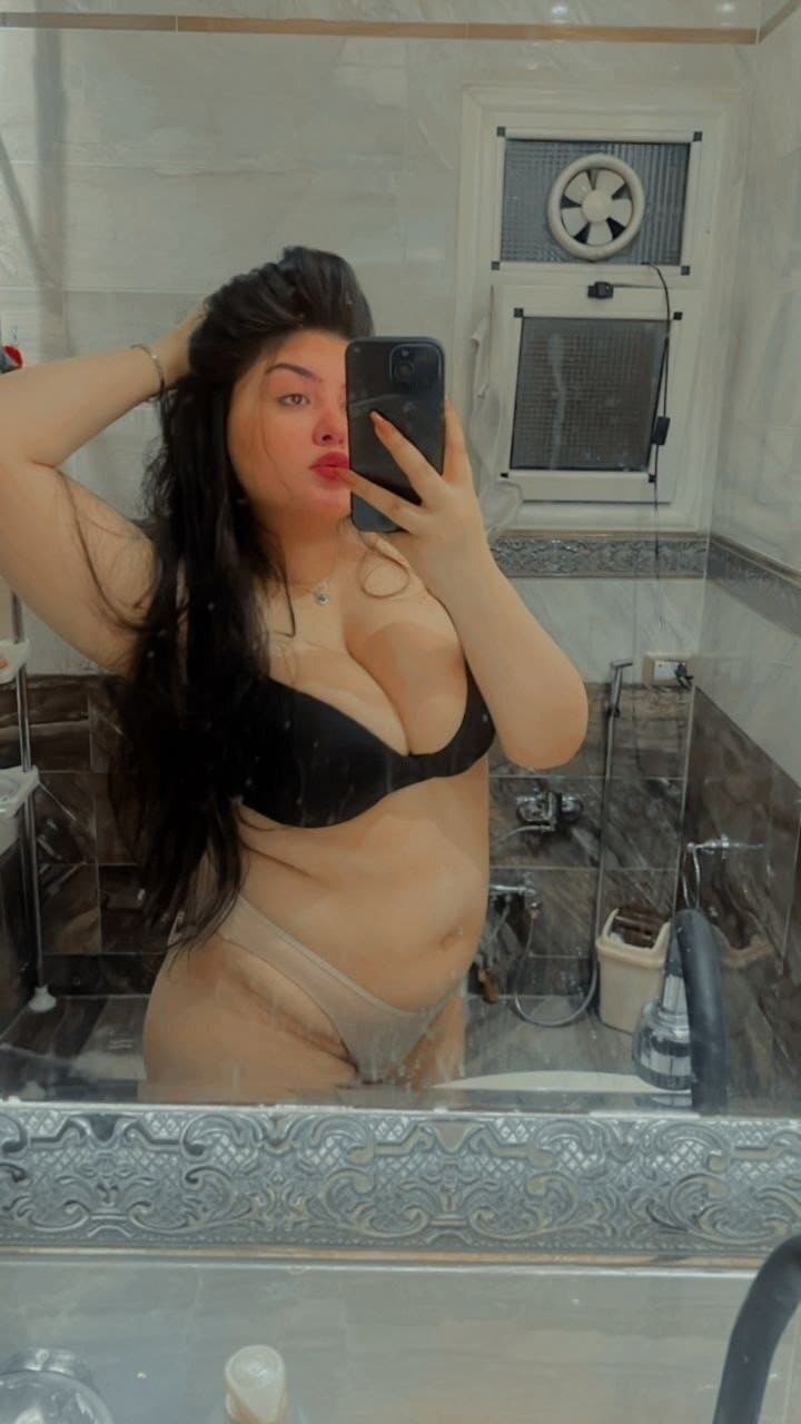 Click to view full size Arab Syrian queen ? ?