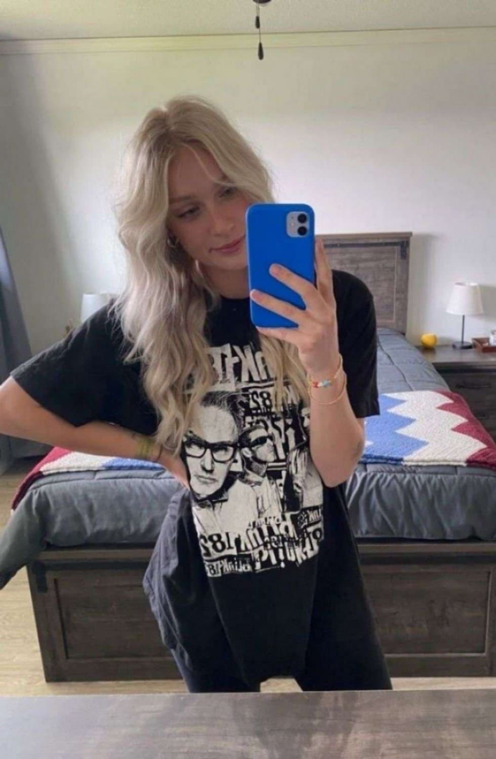 Brooklyn 27yo from Alberta Canada wants to be famous!!! Share and send her a message!!! My kik in bi