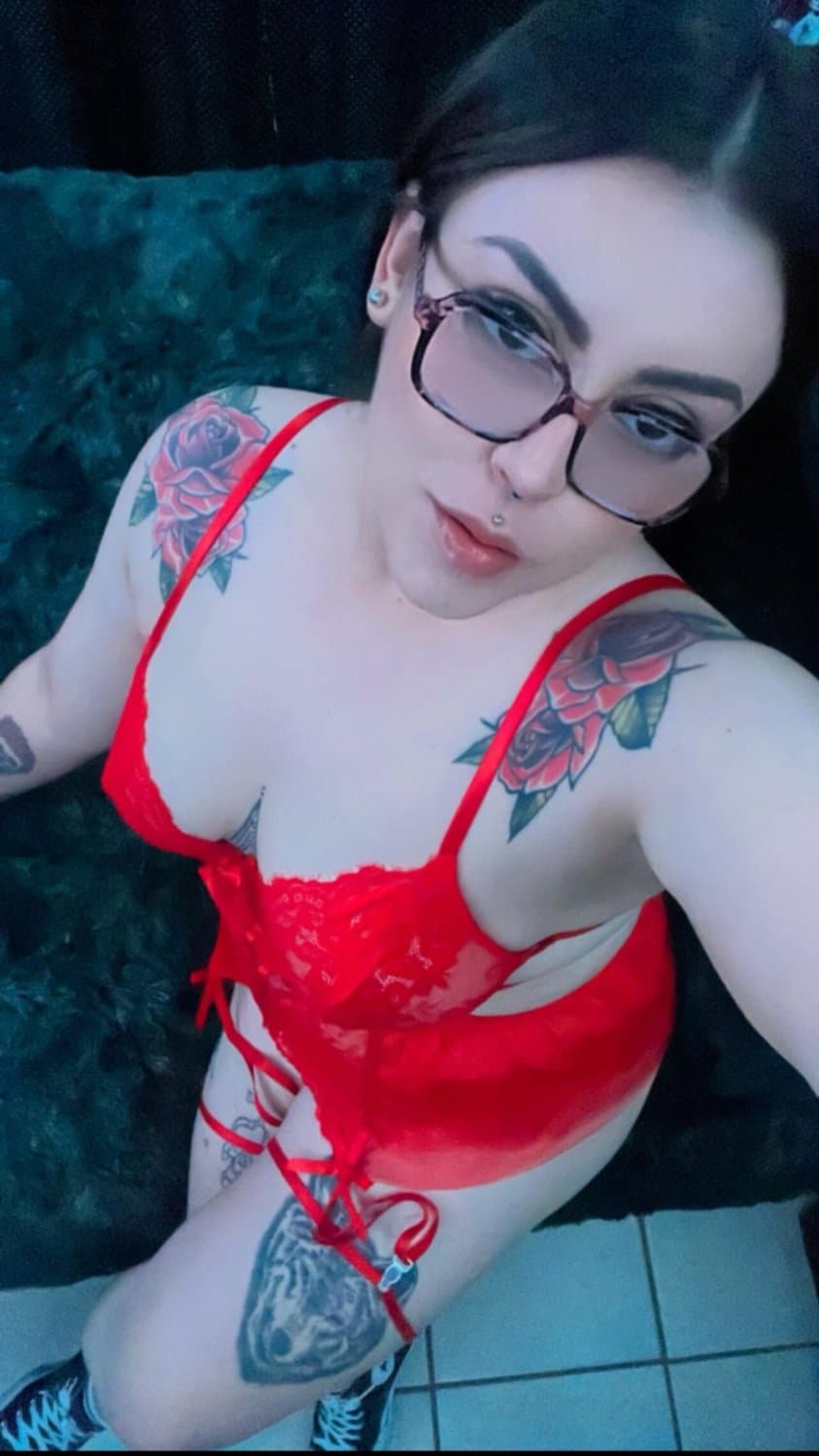 hot alt latina smoker A