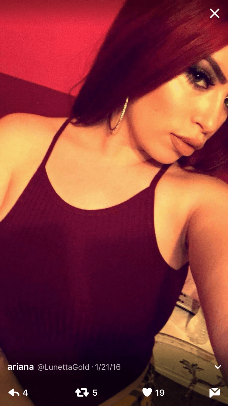 Lunetta gold (Vegas) shows her BJ skills on hairbrush