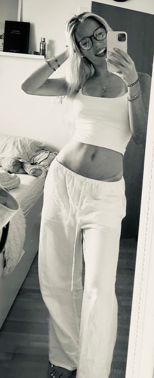 Someones slutty blonde hot daughter Anna.  Make daddy proud as a webslut