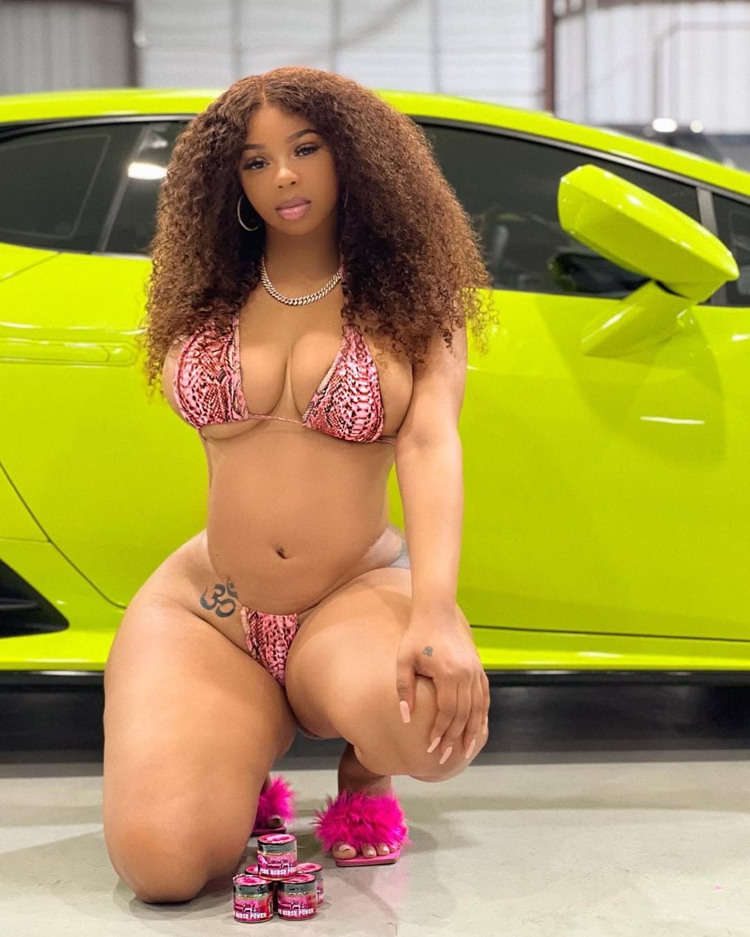 I would be so satisfied if I was giving ( Ravieloso ) big booty some slow deep strokes.