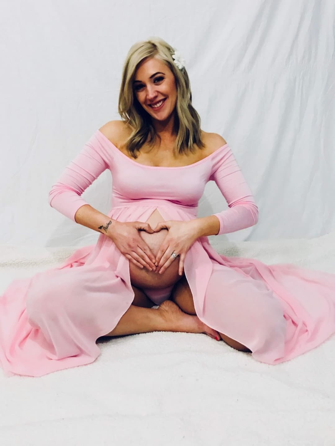 Paternity shoot and some BTS fun 8 months pregnant with baby girl ?