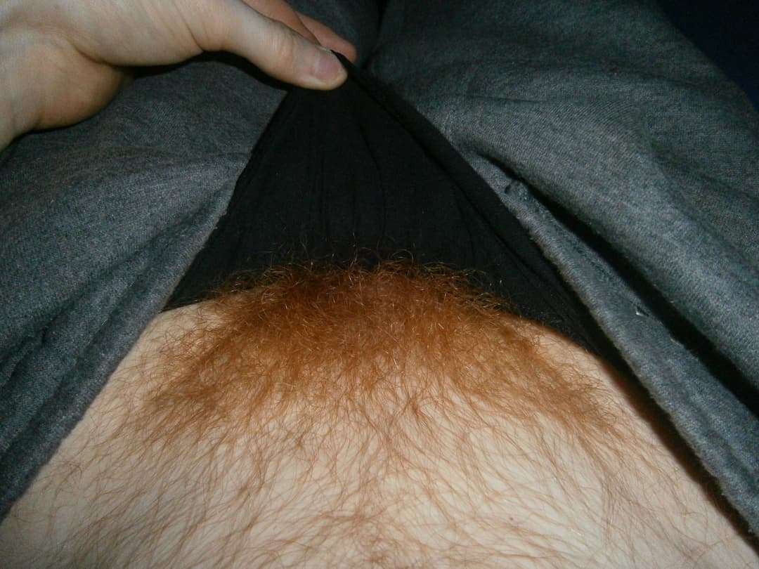 Ginger slut shows me her bush