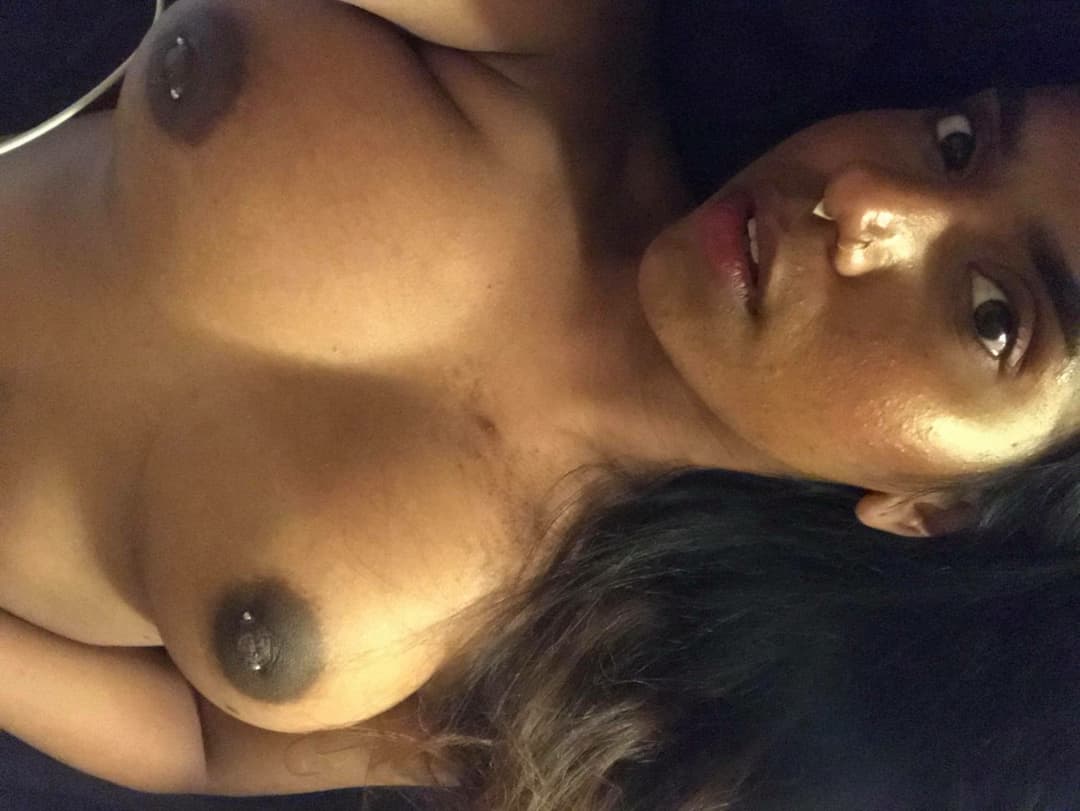 broun girl shoe her sexy curvy body sexy mall