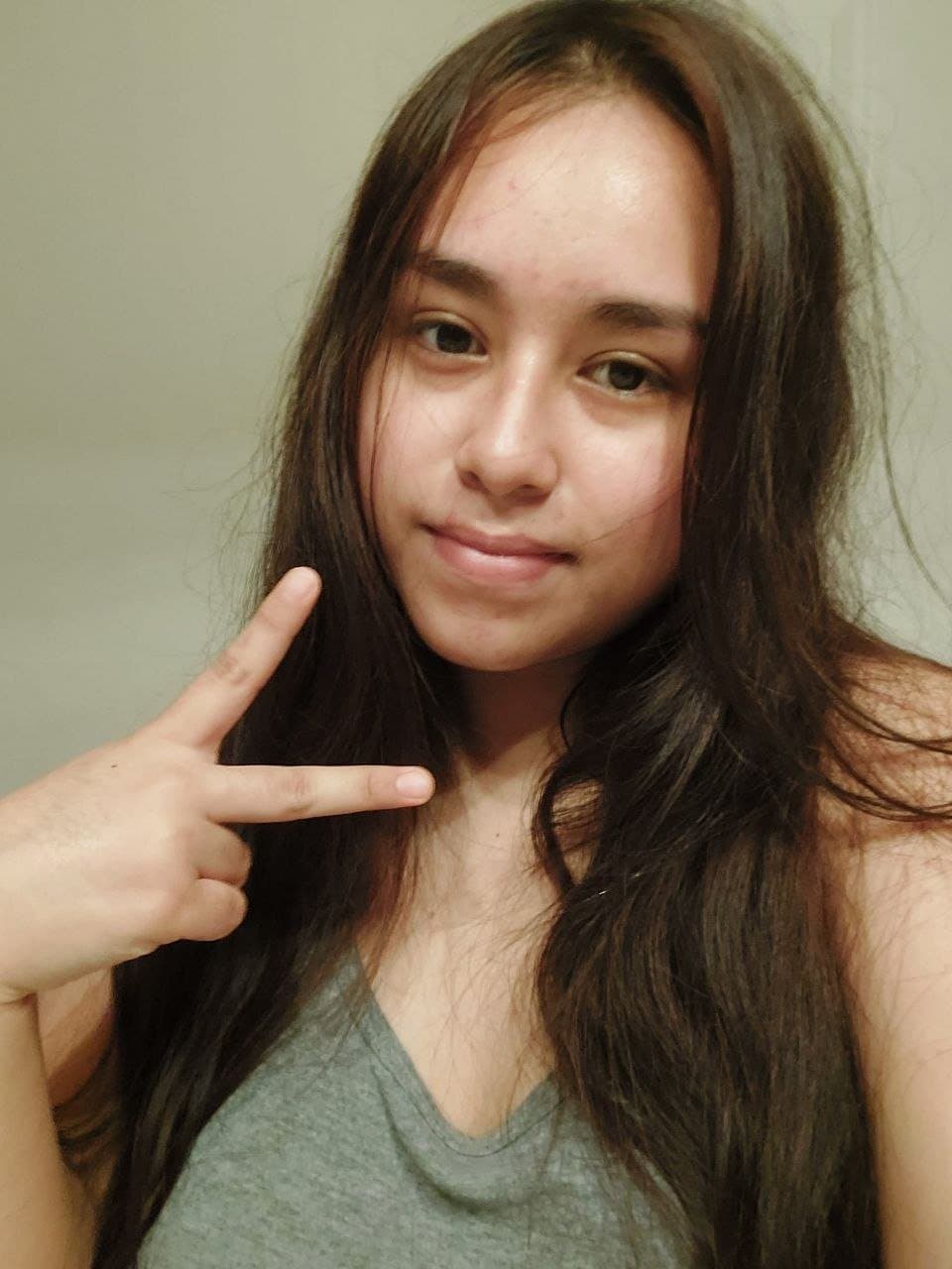 muy inocente a la vista de todos, pero la puta se deja cojer por todos los que sea