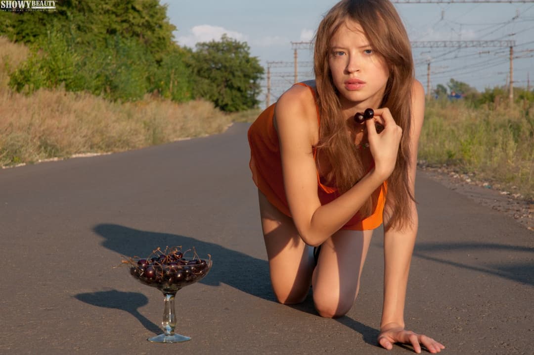 Kitana - Cherry road (ShowyBeauty)