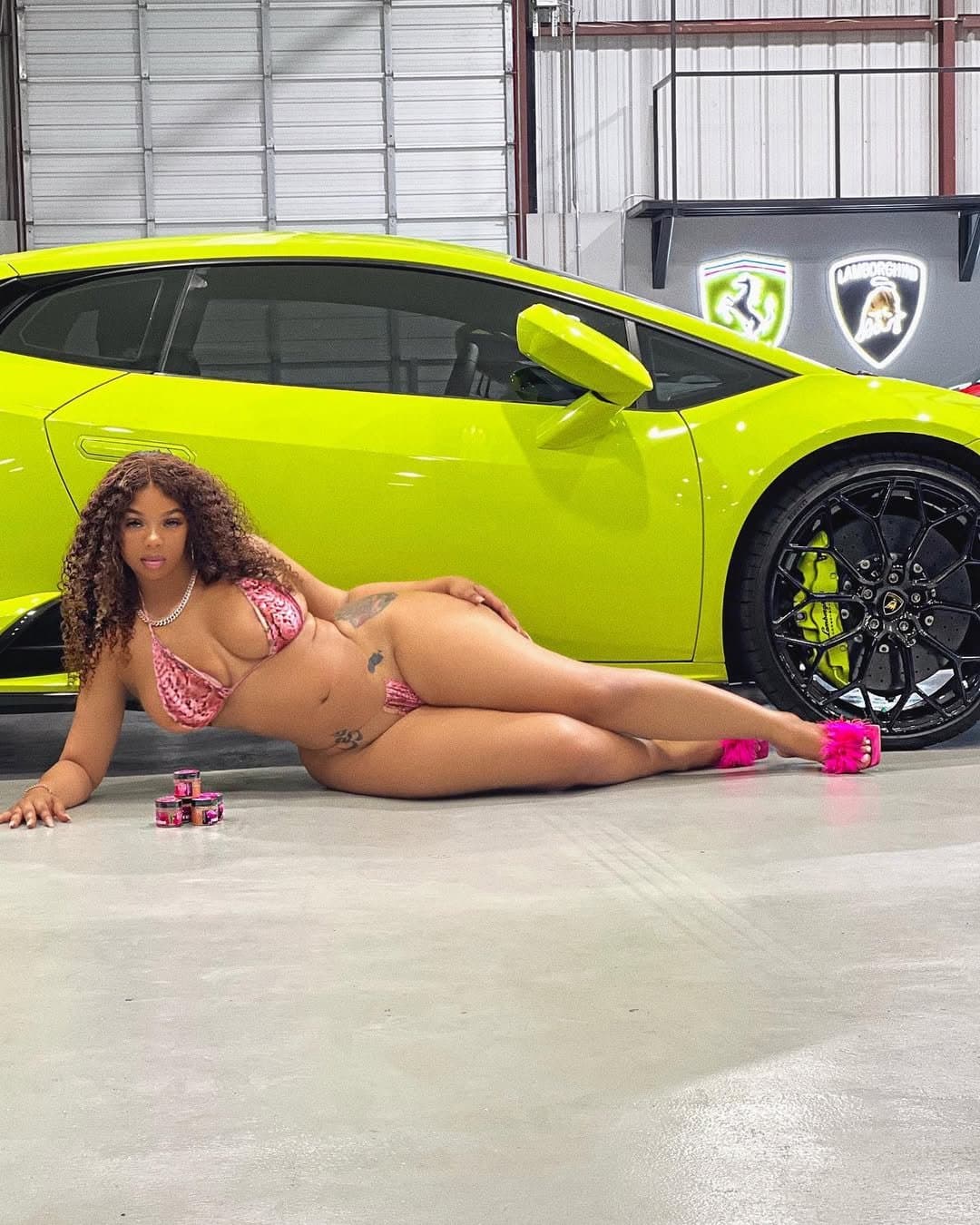 I would be so satisfied if I was giving ( Ravieloso ) big booty some slow deep strokes.