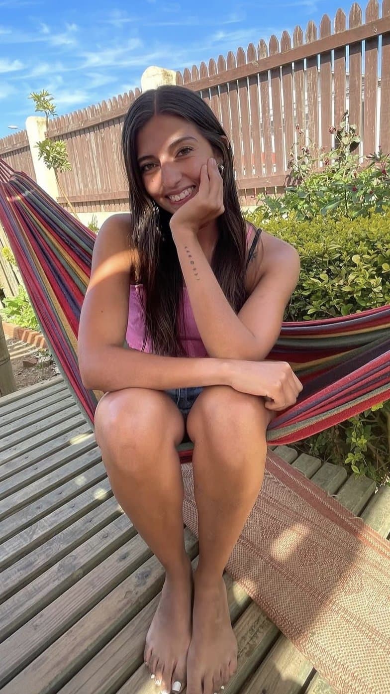 Pendeja puta chupando con corrida en la boca