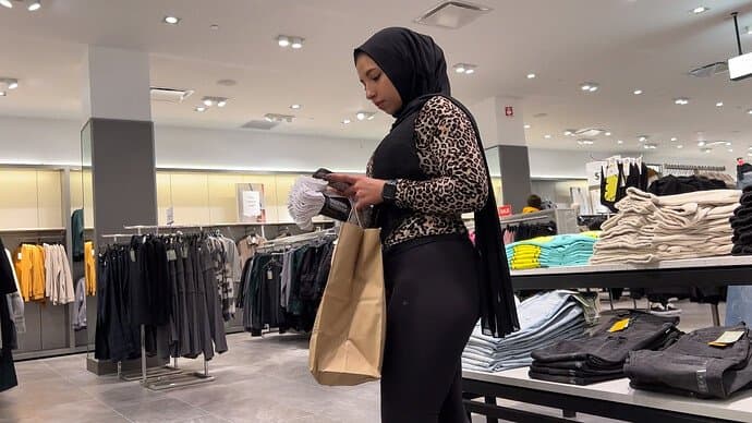 filmed muslim big ass in leggings shopping
