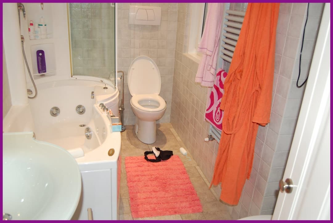 lorenzagia peeing with that pretty pussie