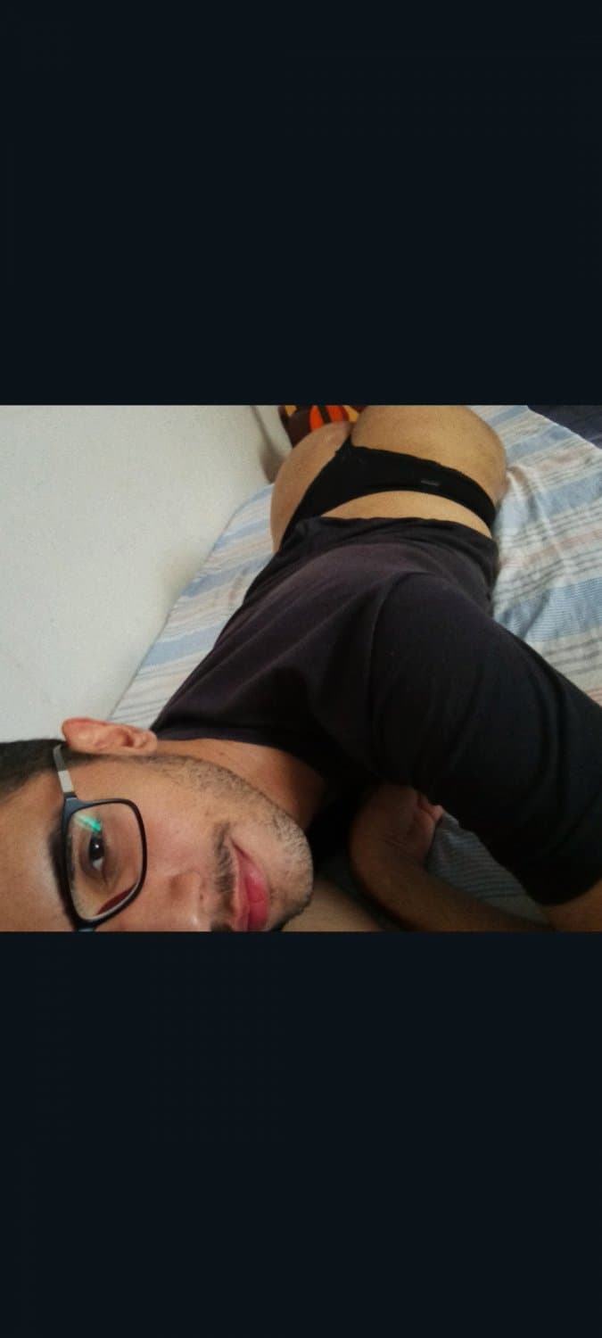 Novinho rabudo adora usar calcinha e crossdresser puto em casa e machao hetero na rua