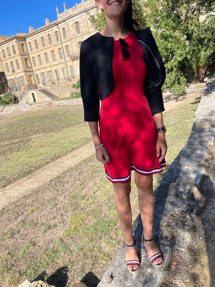 Click to view full size Amazing body amateur swinger French wife