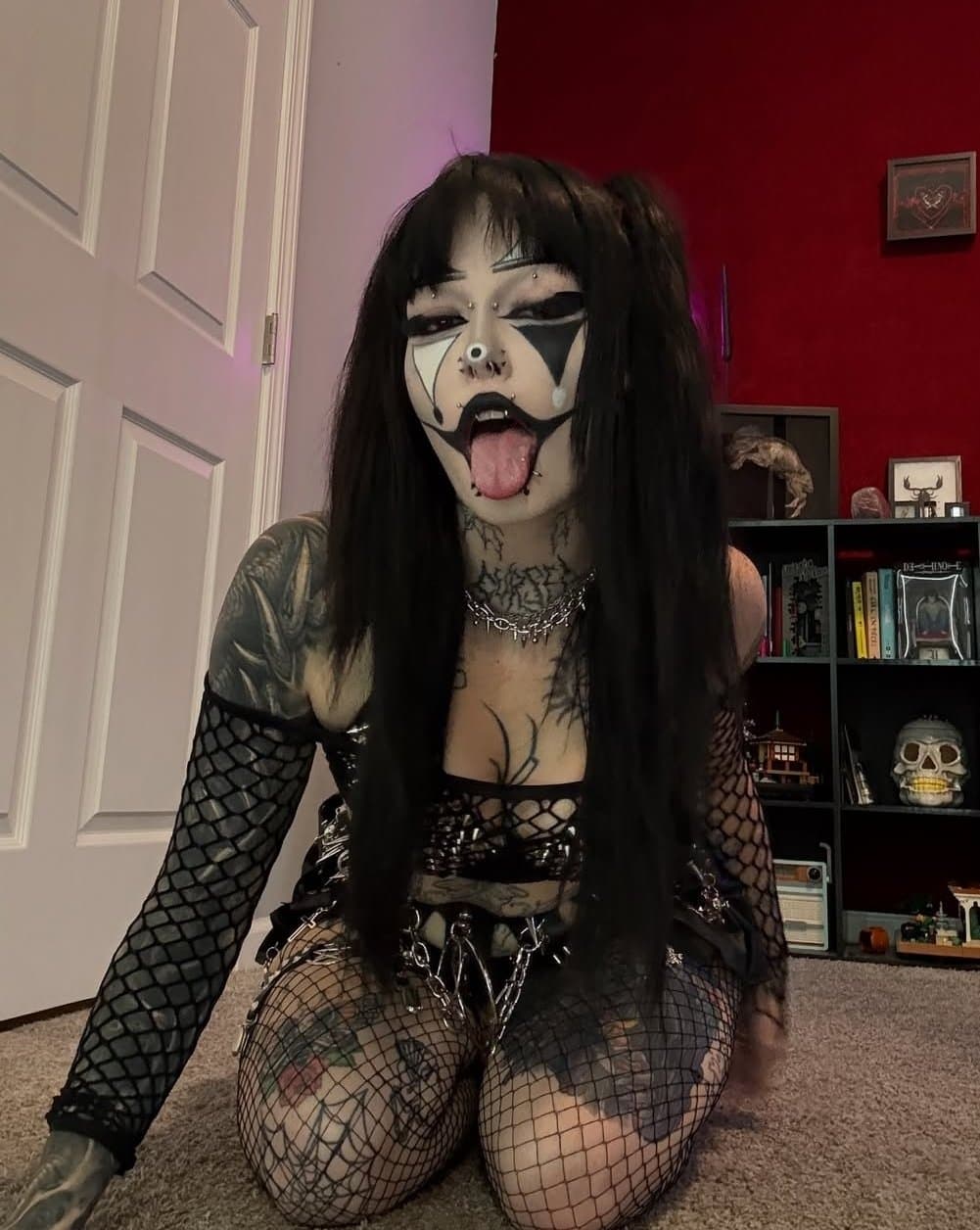 German Goth Mommy Femdom machine mommy