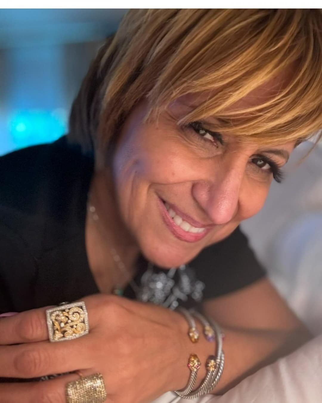 Thick Gilf flight attendant 3