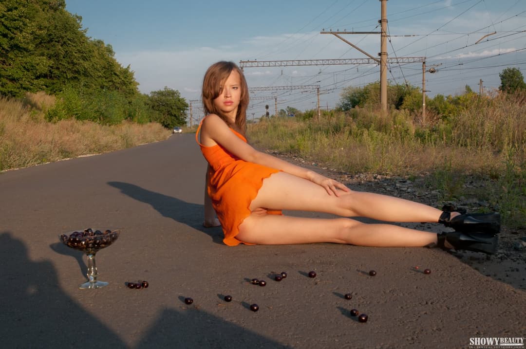 Kitana - Cherry road (ShowyBeauty)