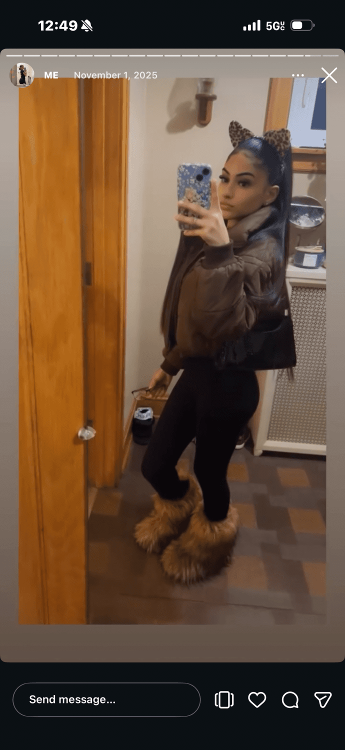 Sexy Chicago Latina slut ??? anybody got this slut? Dm