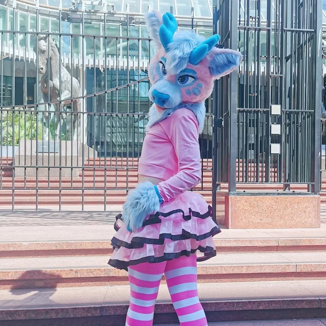 [FURRY] ??? british twink femboy furry with fat ass in deer fursuit (ďêëř_mäġâņ/ďêëřmäġâņäď)