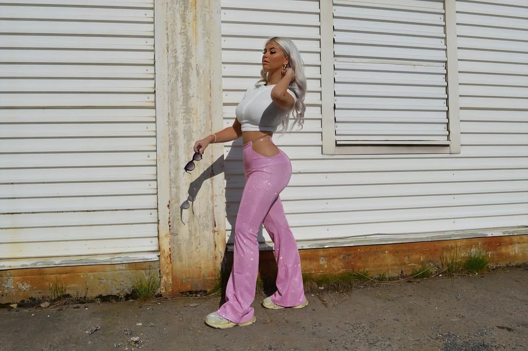 Click to view full size Swedish influencer Alva Angelina