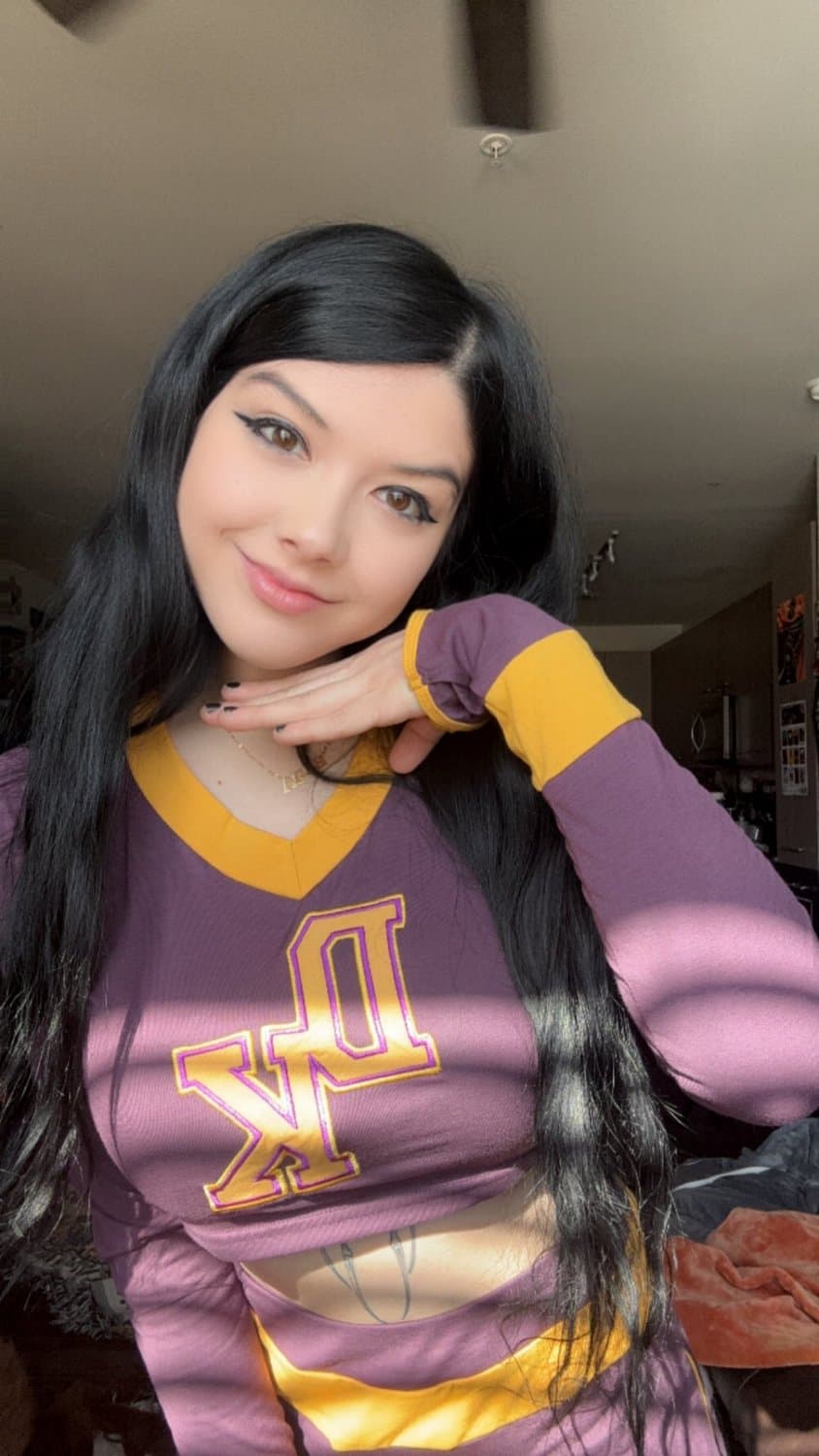 "Lil Baja" is a lil stuck up bitch that would make for perfect breeding material.???