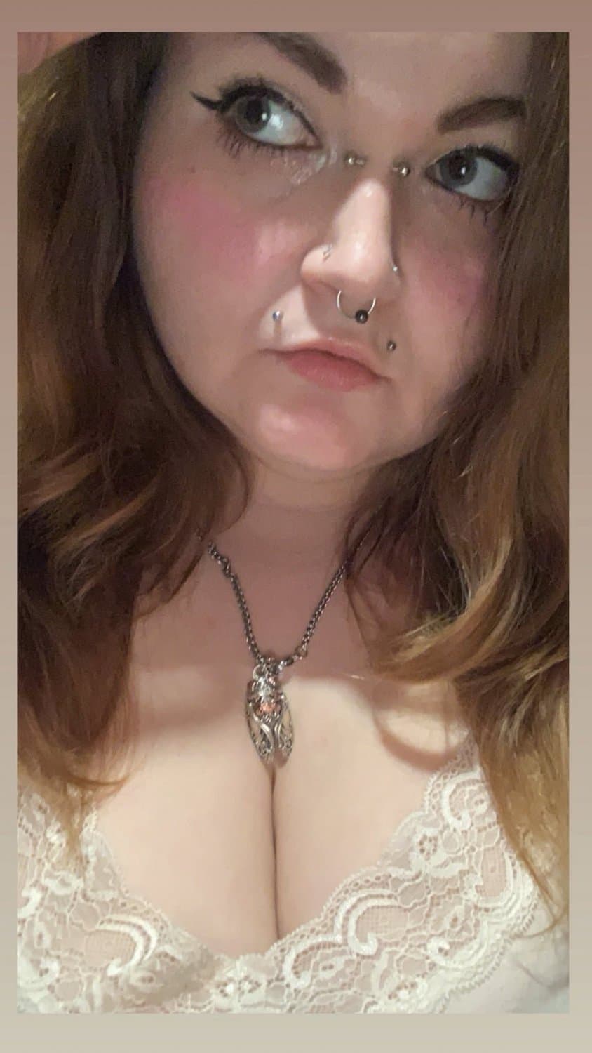 MASSIVE HUGE PAWG SSBBW BBW HUGE THICK BIG ASS GOONER MATERIAL