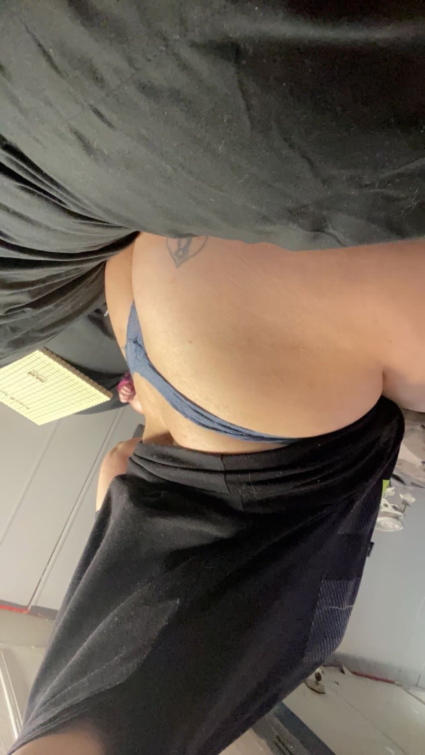 Click to view full size Qos countrygirl hotwife sending her sissy some snaps of me wanting bbc and getting it !