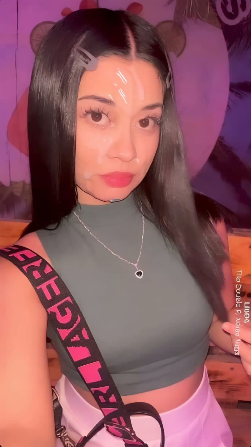 Chaparrita nalgona con algunos fakes