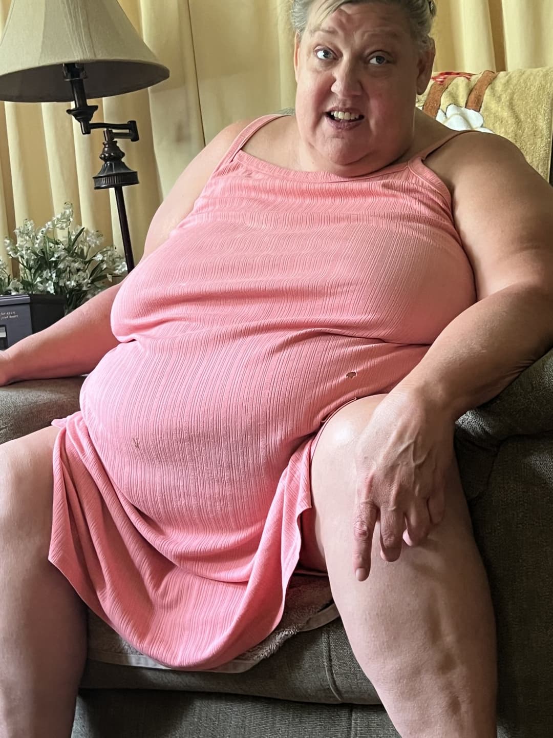 Real ssbbw mom candid too fat to stand and cook but fat enough to fuck