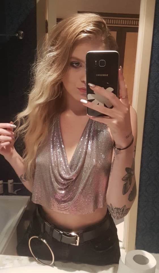 Click to view full size The bimbofication of Courtney Young. Kik: shortp9 to goon with me