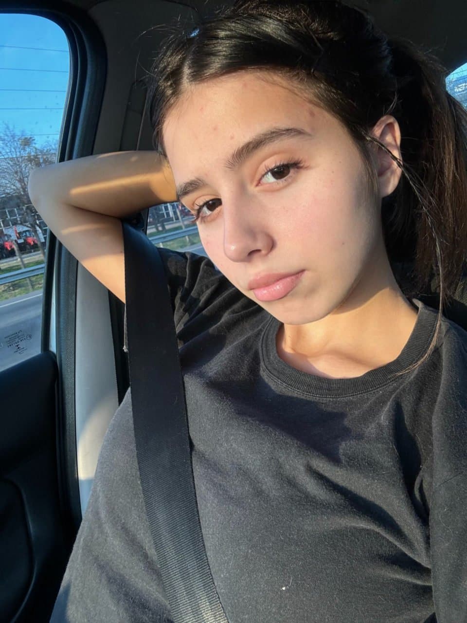 slut likes bouncing her titties