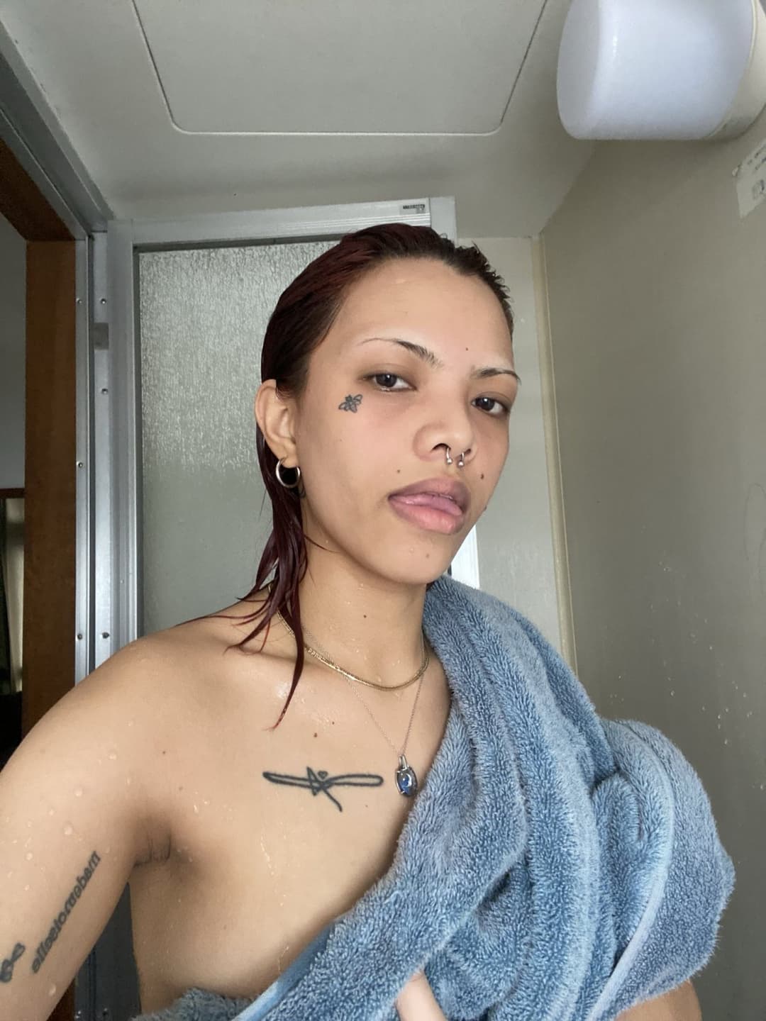 baddie lesbian (pierced nipples, tease, braless)